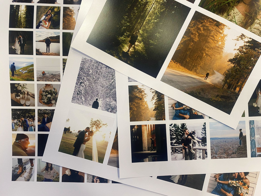 Fotokollage i olika stil som ligger samlade i en hög.