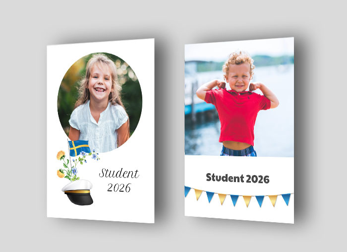 Två inbjudningskort till student mot grå bakgrund